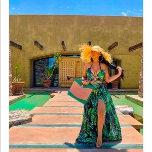 Gorgeous Palm Springs Maxi Dress 👑👗